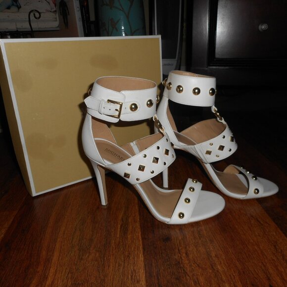 NIB Michael Kors White Cuff heels with gold stud details, 8M - Picture 2 of 8